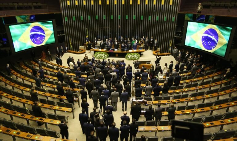 Janela partidária fica aberta até 1º de abril