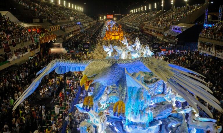Escolas de samba do Rio começam a ensaiar no Sambódromo até 10 de abril