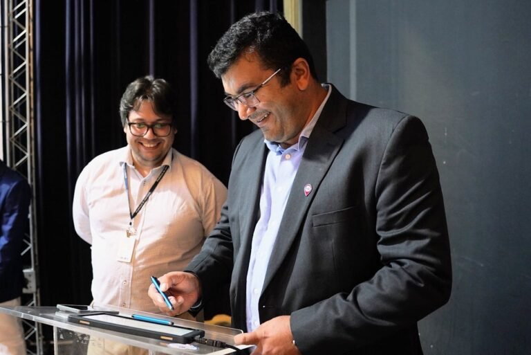 Prefeitura contrata 90 adolescentes pelo projeto Primeiro Emprego