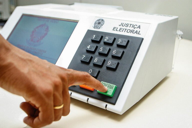 Eleitores com títulos cancelados por falta de biometria podem votar