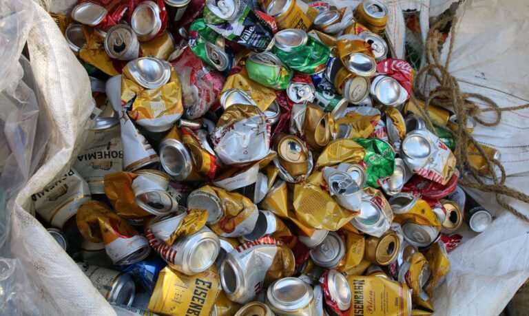 Brasil reciclou 98,7% de latas de alumínio em 2021