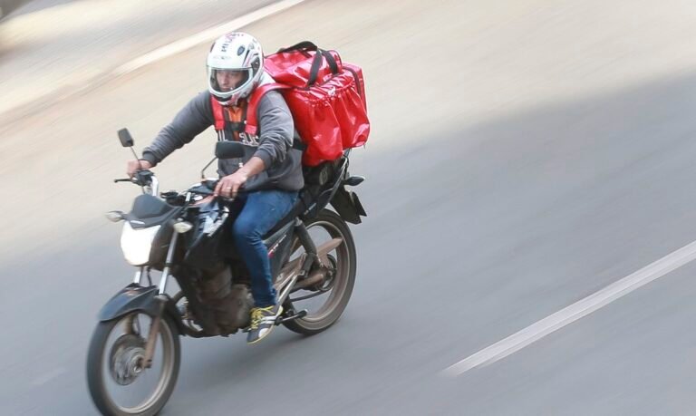 Ipea: Brasil tem 1,5 milhão de motoristas e entregadores de produtos
