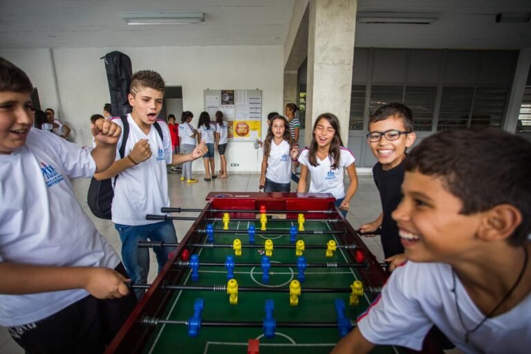 Educação SP anuncia expansão do ensino integral e deve chegar a 3 mil unidades