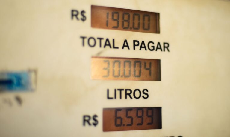 Preços com 2 casas decimais passam a valer neste sábado nos postos de combustíveis