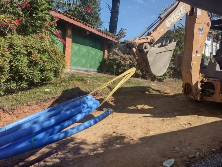 Rede de água chega a três ruas do bairro Santa Maria