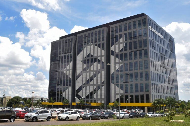 Bancários querem reduzir jornada de trabalho a quatro dias por semana