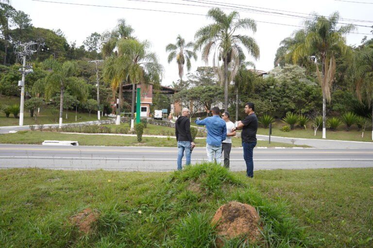 Prefeito se reúne com superintendente do DER e pede a construção de 7 rotatórias