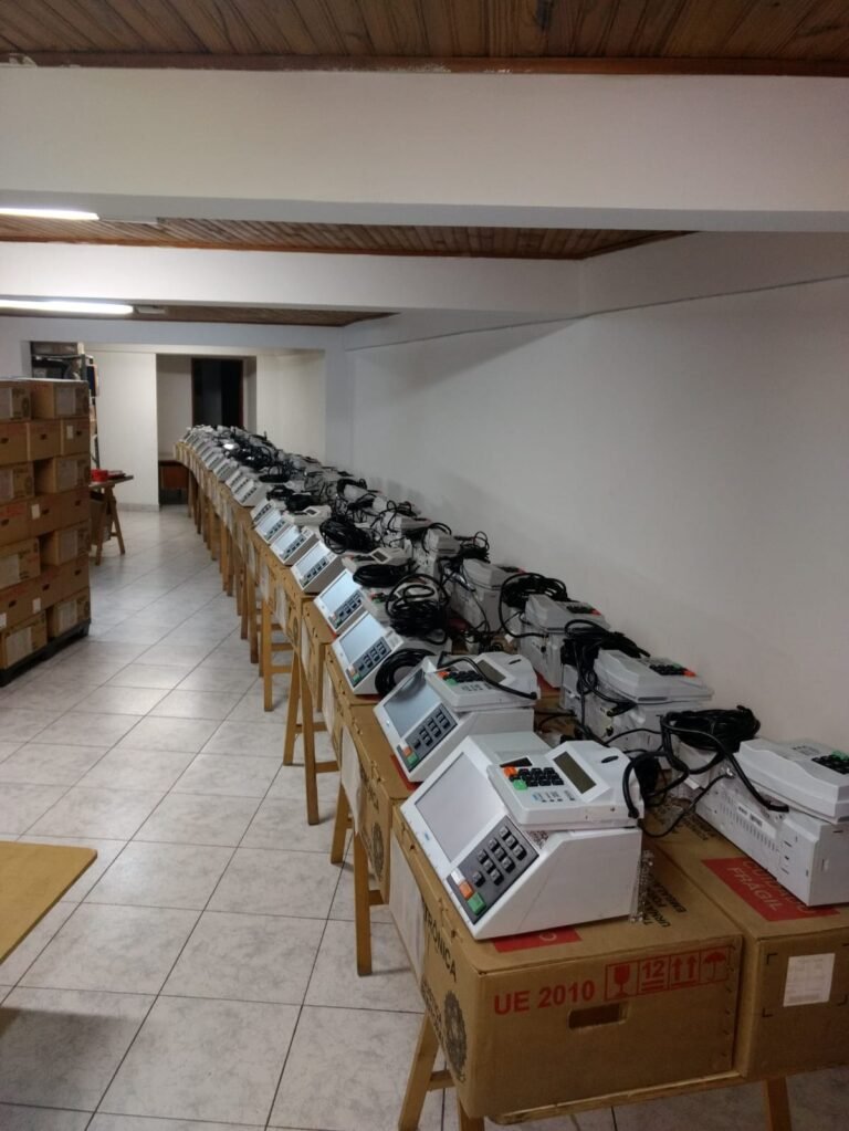 Inserção de dados nas urnas eletrônicas termina neste domingo