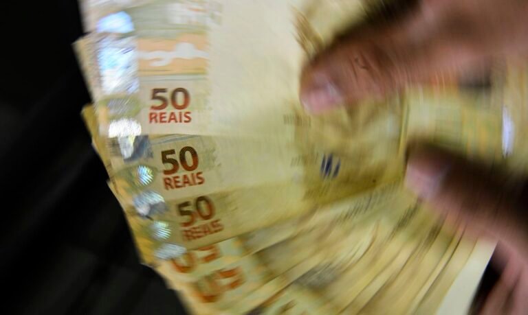 Crédito deve crescer 14,2% neste ano, prevê Banco Central