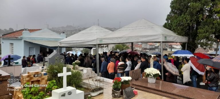 Finados levou 8 mil pessoas aos cemitérios municipais