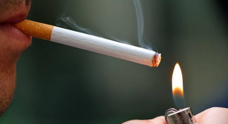 Quase 40% dos brasileiros fumantes consomem 11 ou mais cigarros ao dia
