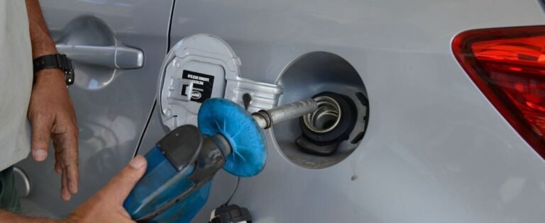 Diferença de preço de etanol e gasolina na cidade pode chegar a 4%