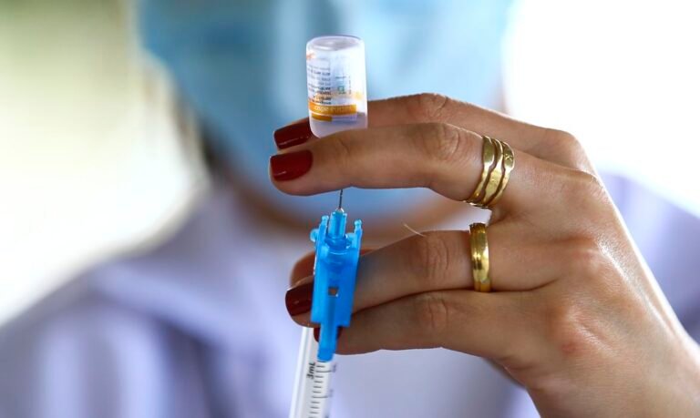 Número de vacinados com a bivalente ainda é baixo no município