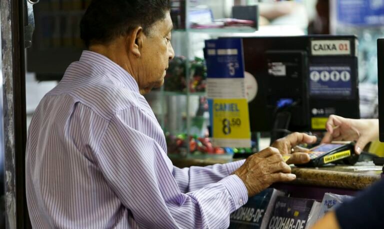 Taxa do consignado impacta 5 mil aposentados em Mairiporã