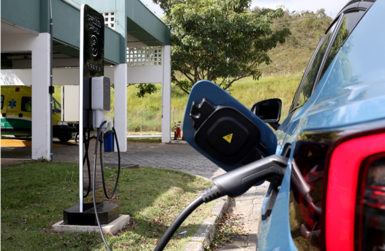 Novos pontos gratuitos de recarga para carros elétricos