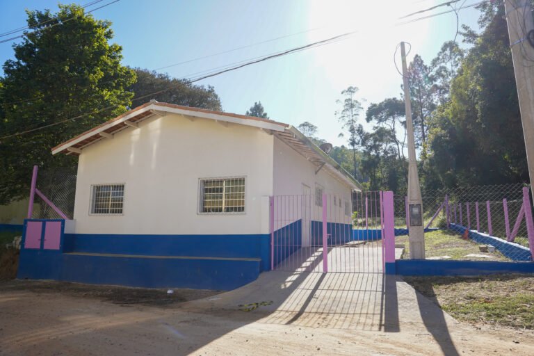 Prefeito entregou ESF do Guavirutuva revitalizada
