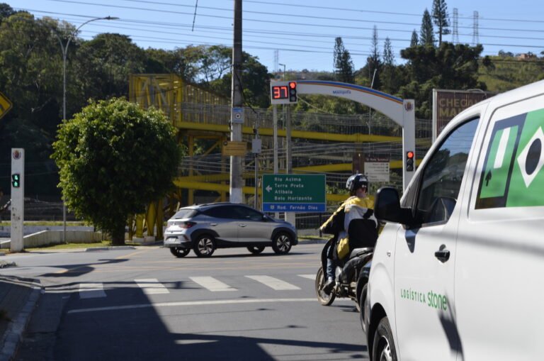 Receita com multas de trânsito no 1º quadrimestre chega a 40,2% do previsto