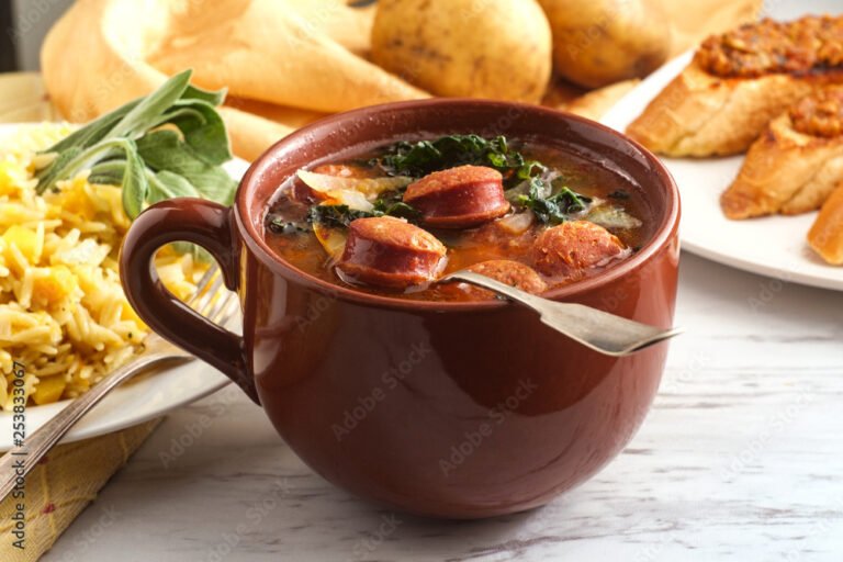 Caldos, cremes e sopas para esquentar a sua noite