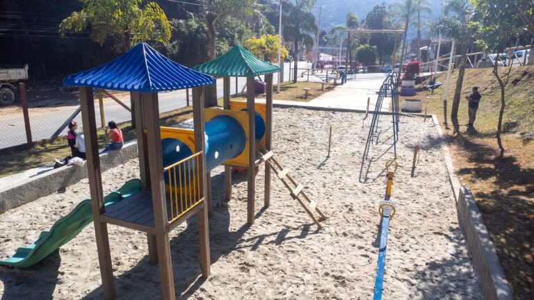 Parque Náutico ganha praça totalmente revitalizada pela Prefeitura