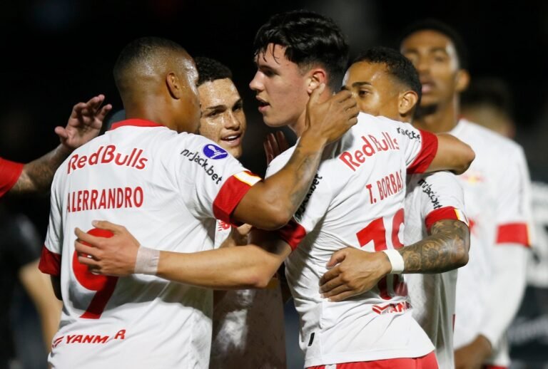Bragantino enfrenta o líder Botafogo hoje à noite, no Rio de Janeiro
