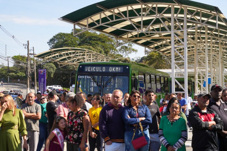 Prefeito inaugurou o terminal rodoviário de Terra Preta