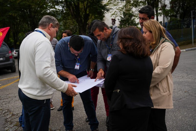 Prefeito assina mais duas ordens de serviço para equipamentos turísticos