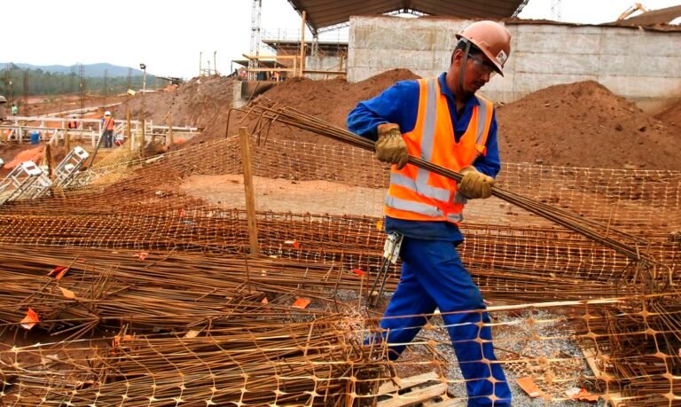 Indústria deve abrir 540 mil novas vagas de emprego até 2025