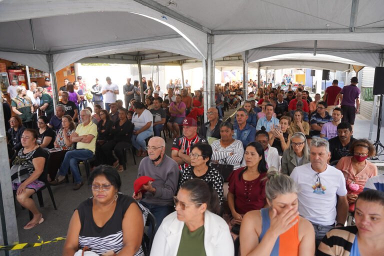 Moradores do Jardim Gibeon receberam escrituras definitivas