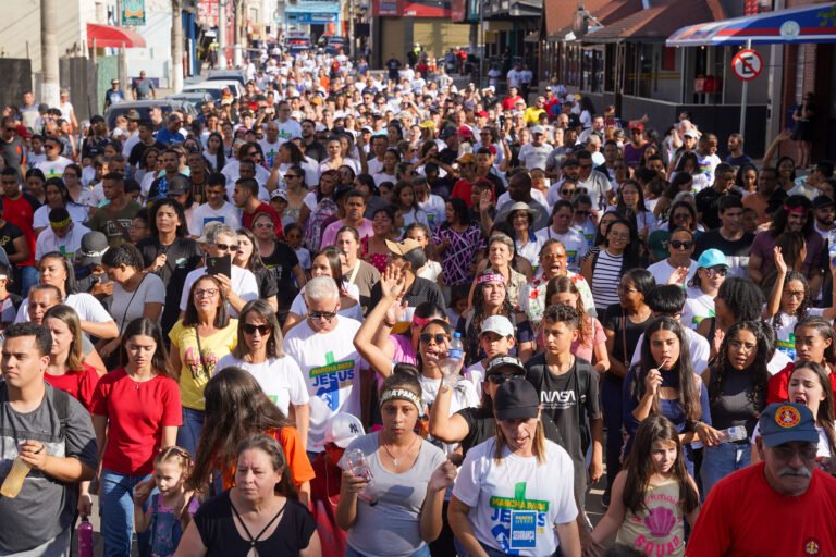 Marcha para Jesus reuniu 3 mil pessoas em celebração à fé
