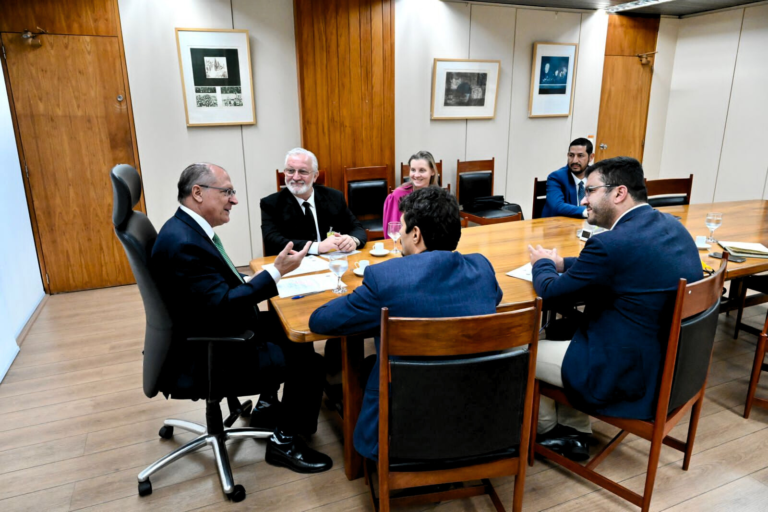 Recebido pelo vice-presidente Alckmin, Aladim solicitou investimentos da União para Mairiporã