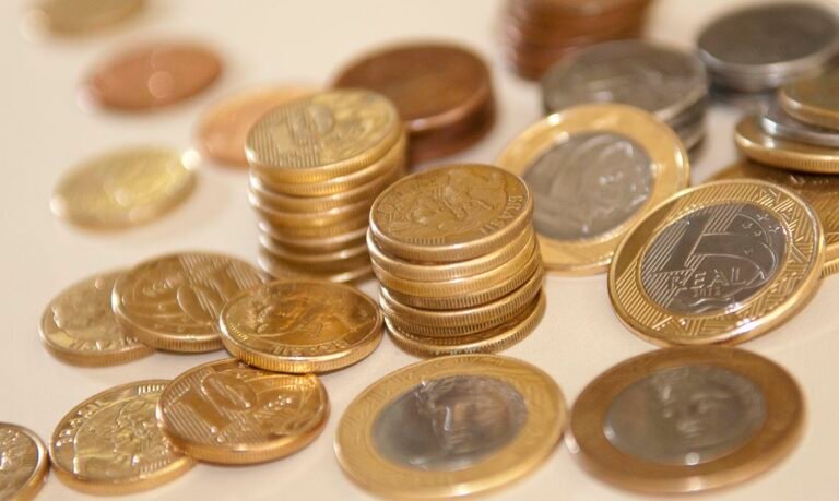 Saques da poupança em agosto superam depósitos em R$ 10,1 bilhões