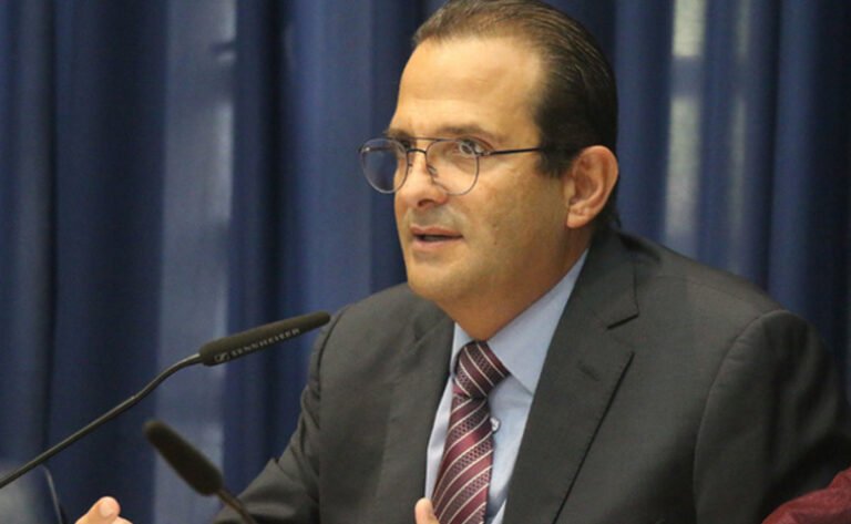 Deputados vão discutir proibição de ultraprocessados em escolas de SP