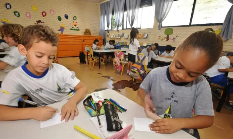 Ano letivo terá início dia 15 de fevereiro nas escolas estaduais e dia 5 na rede municipal