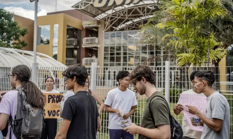 Prazo para adesão ao Programa Pé-de-Meia termina neste domingo