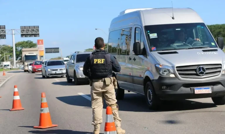 1,2 milhão de vecíulos passaram pela Fernão Dias no feriado de Carnaval