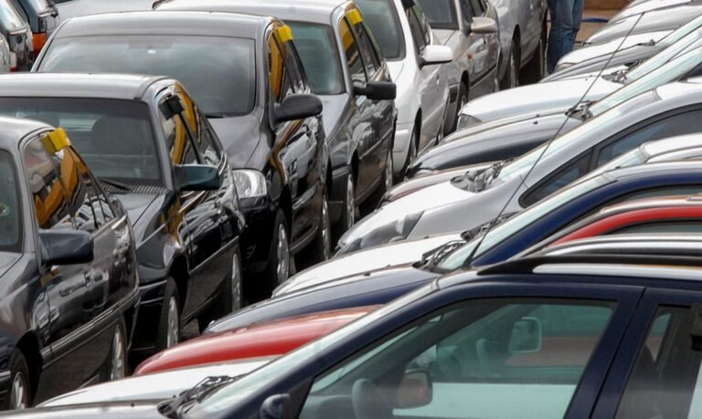 Vendas financiadas de veículos crescem 30,7% no país em fevereiro