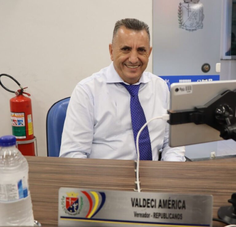 Valdeci América retomou sua cadeira na Câmara de Vereadores 