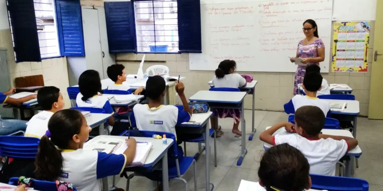 Publicadas as regras para transferência de professores efetivos do Estado