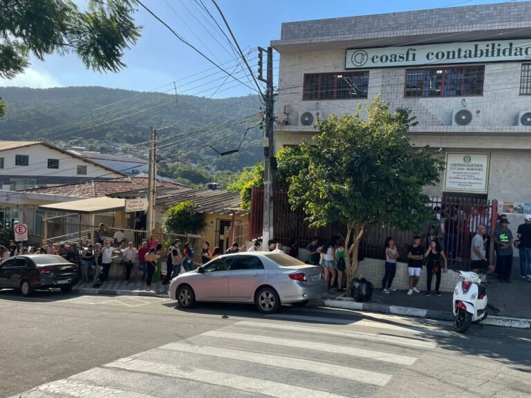 Longas filas no Cartório para regularizar título de eleitor