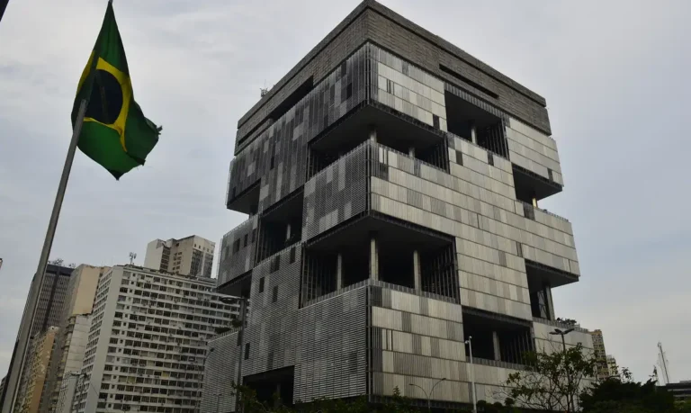 Medidas para compensar desonerações podem custar R$ 25 bilhões