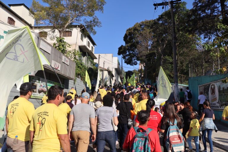 Marcha para Jesus reuniu milhares de pessoas em Mairiporã