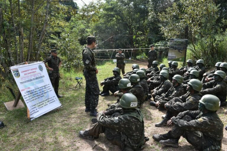 Escola do Exército promove instrução militar em Mairiporã
