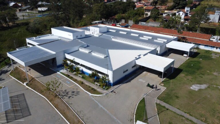 Prefeito e Casa Civil do Estado discutem recursos para o Hospital Anjo Gabriel