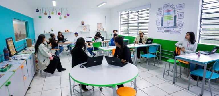 Vagas no ensino técnico da Educação de SP devem aumentar 140% em 2025
