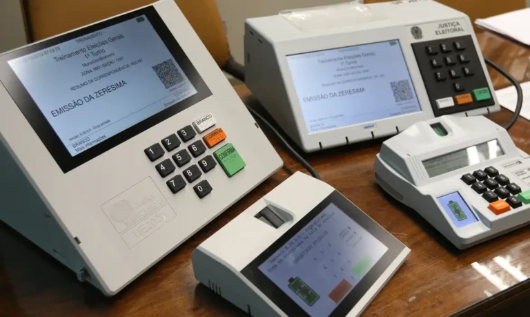 Justiça Eleitoral insere dados nas 232 urnas eletrônicas na terça-feira