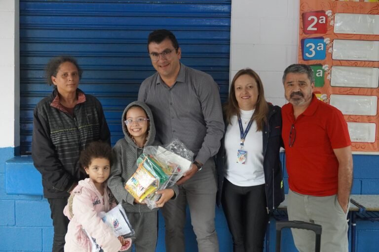 8 mil alunos da rede municipal voltam às aulas na segunda-feira