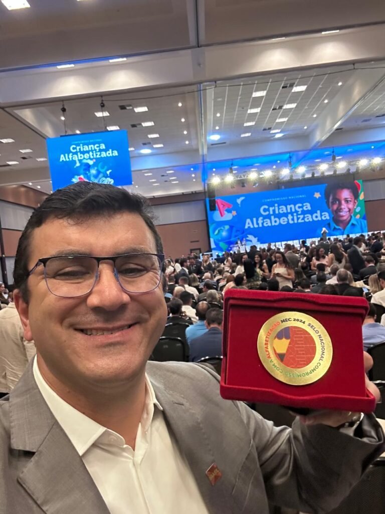 Educação recebe o ‘Selo Ouro’ no Prêmio Nacional de Compromisso com a Alfabetização
