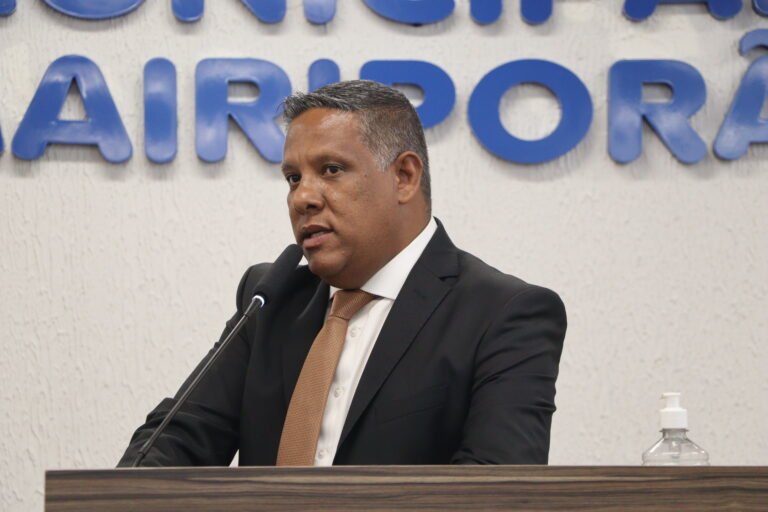 Prefeito altera primeiro escalão com mudança de nomes