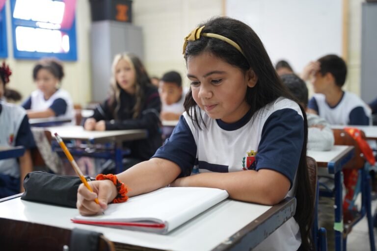 8 mil alunos da rede municipal voltaram às aulas na segunda-feira