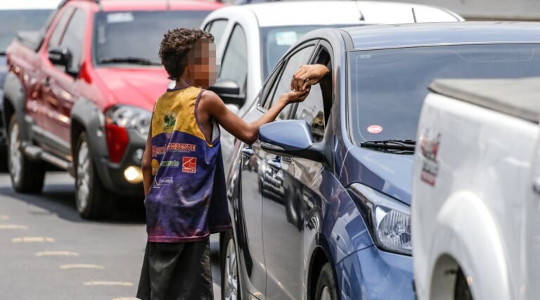 Falsa mendicância se espalha por toda a cidade